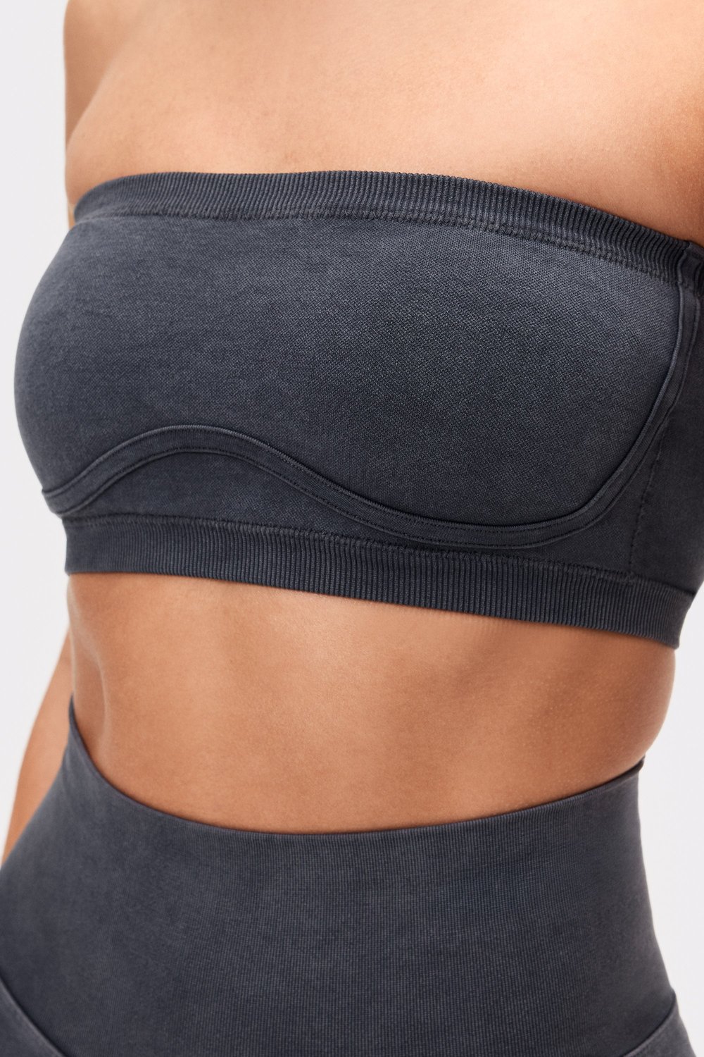 Contouring Seamless Bandeau