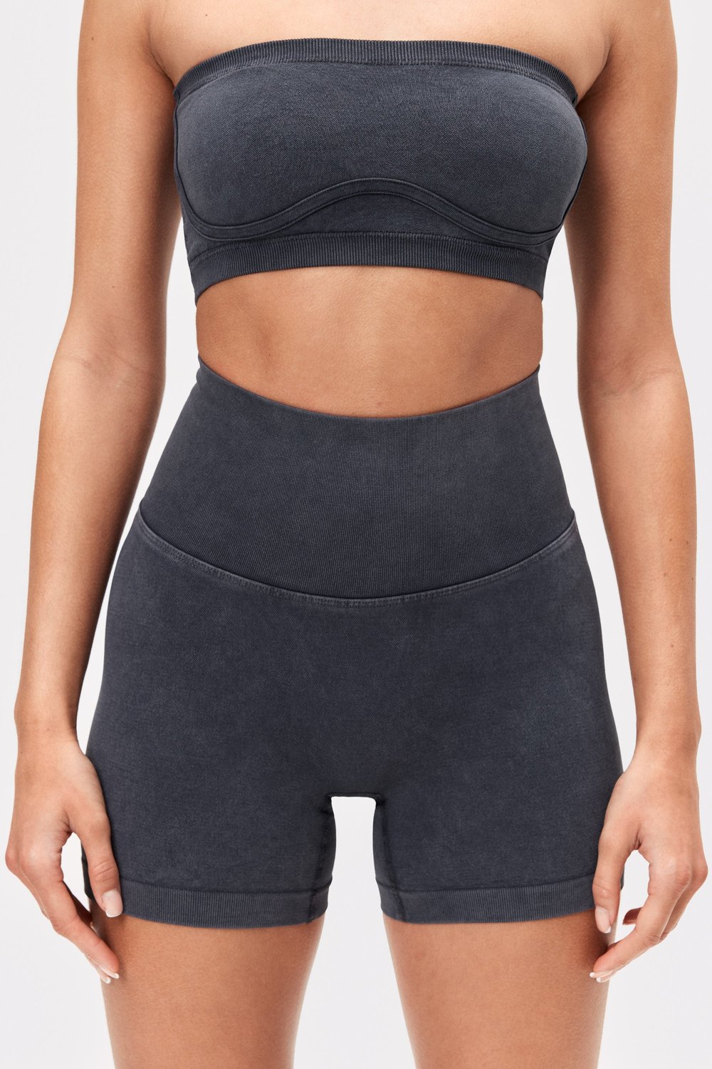 Contouring Seamless Bandeau