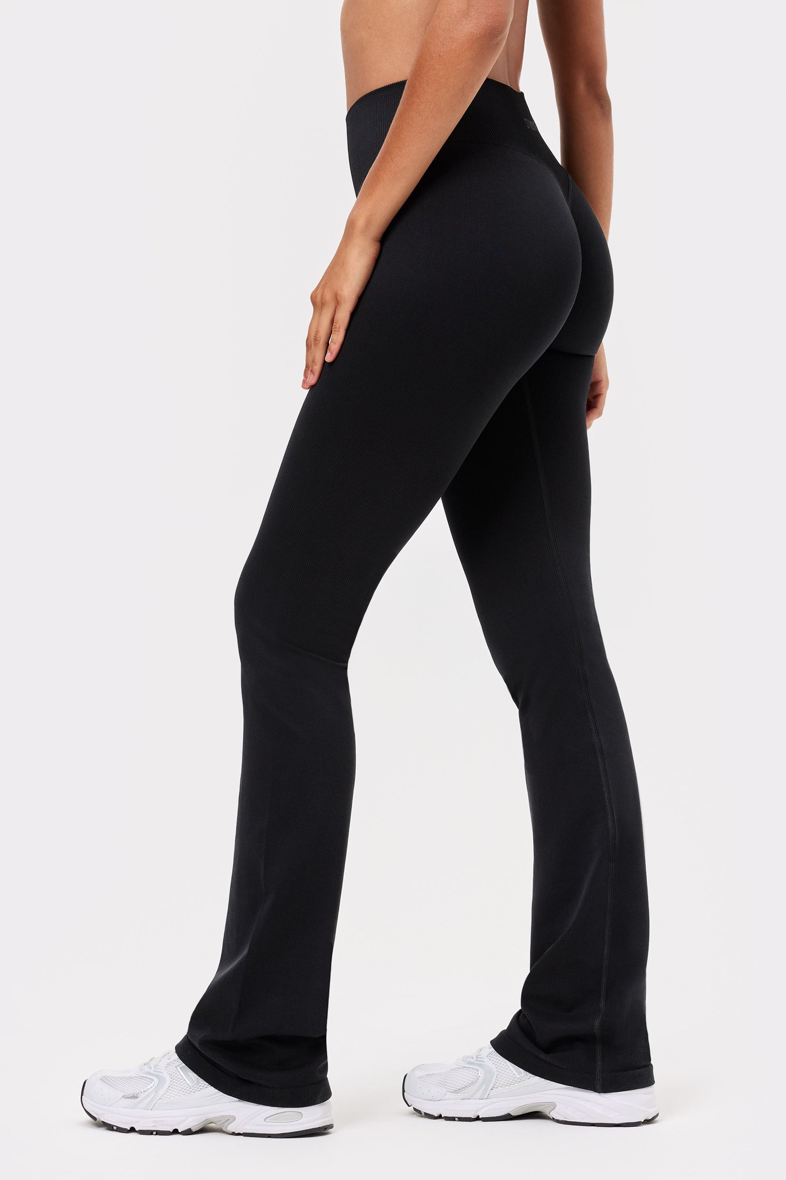 Seamless Contour Ribbed Bootcut Leggings