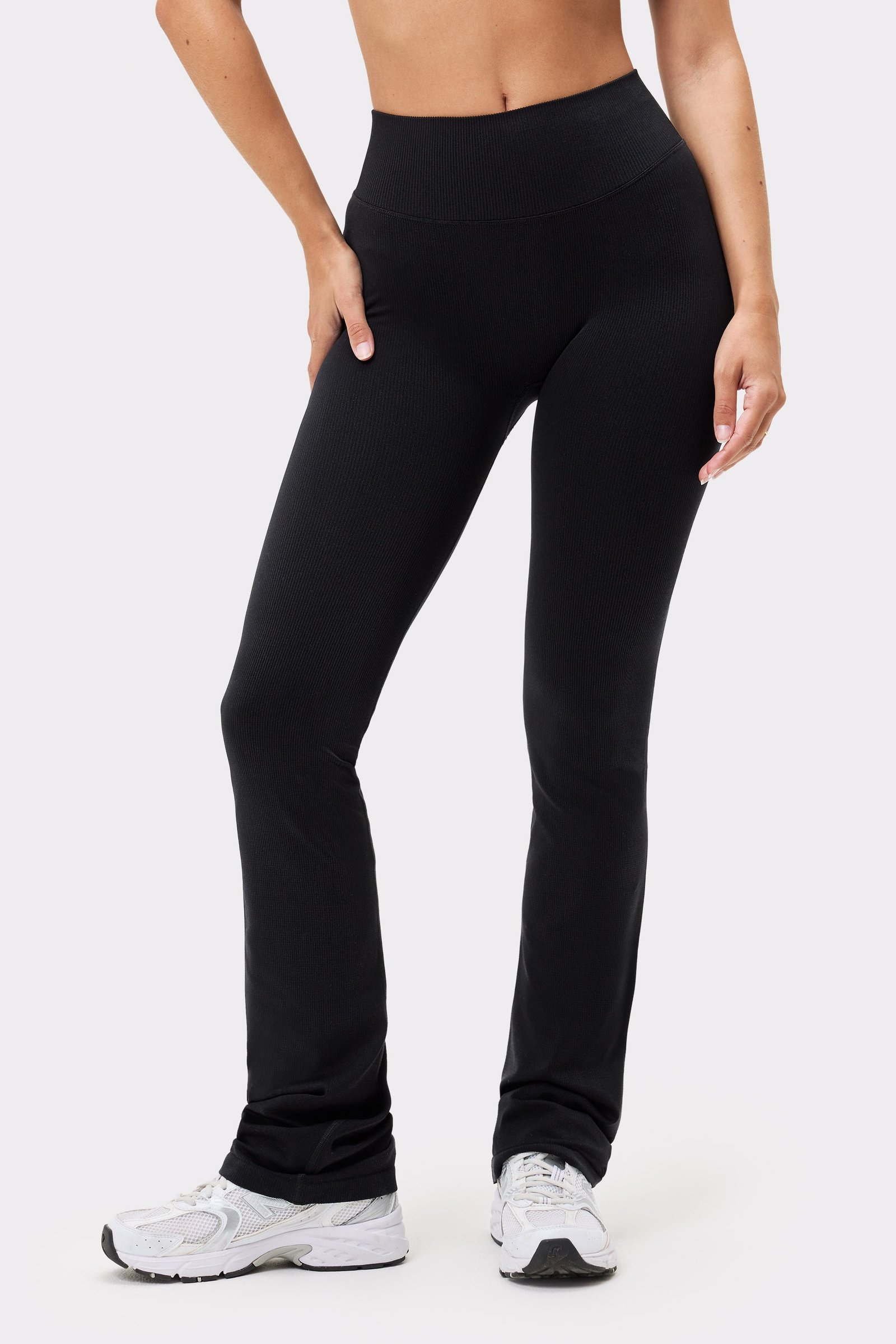Seamless Contour Ribbed Bootcut Leggings