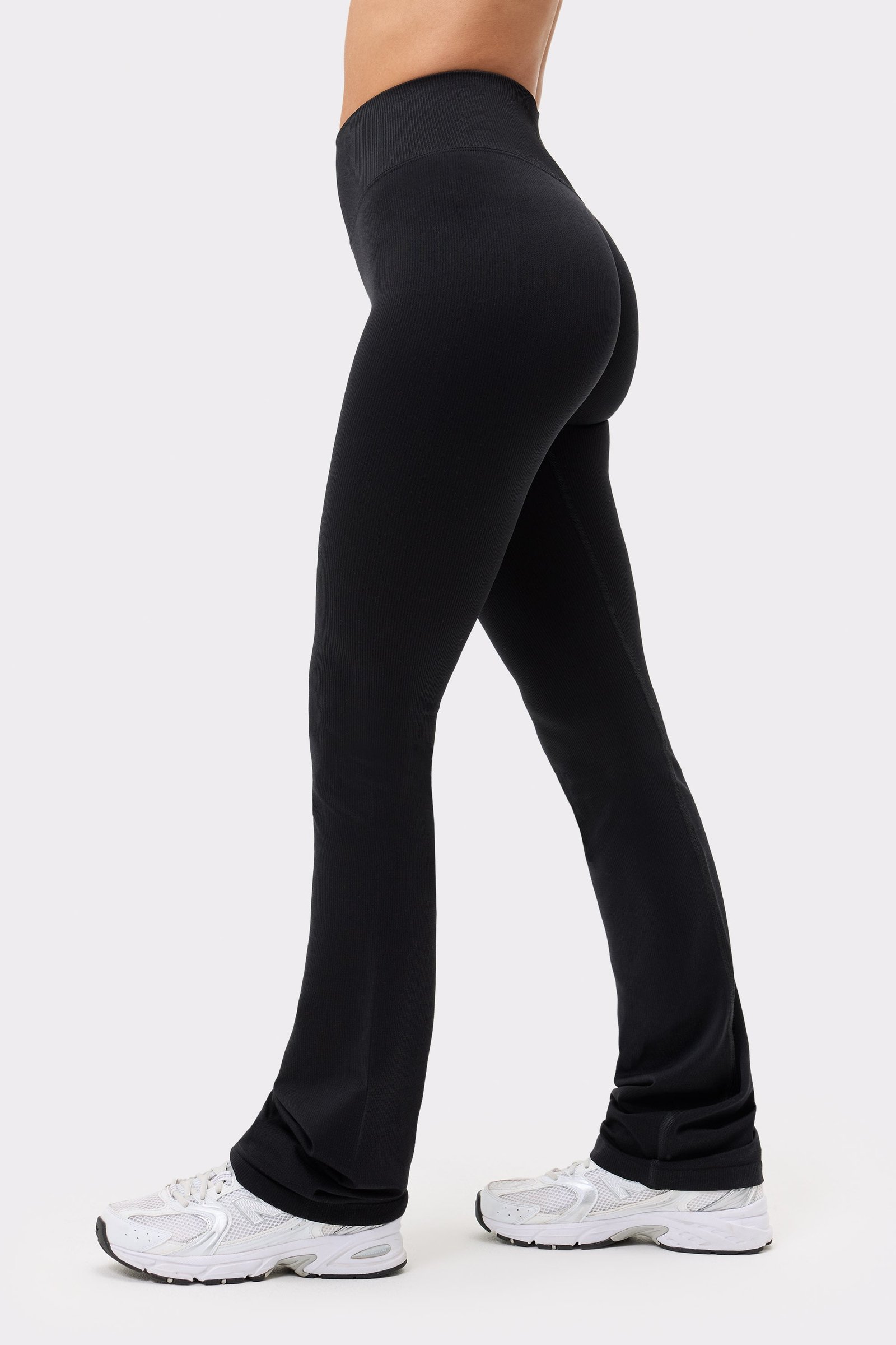 Seamless Contour Ribbed Bootcut Leggings